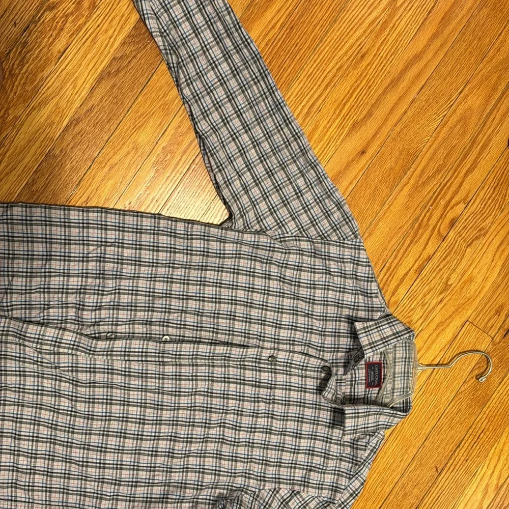 UnTuckit Button Up - Picture 4 of 5